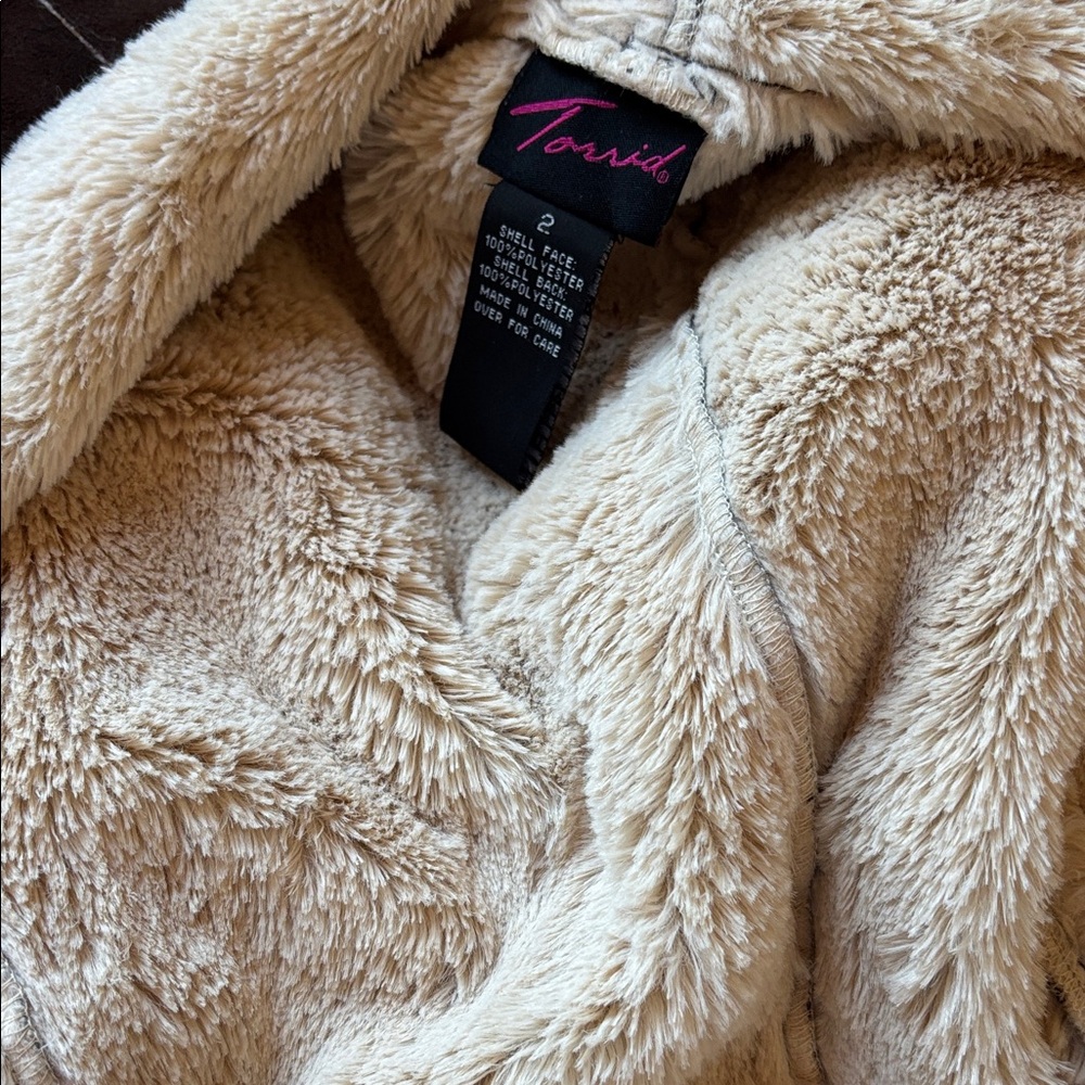 torrid Cream Faux Shearling Teddy Jacket with Brown Suede Exterior - Picture 8 of 8